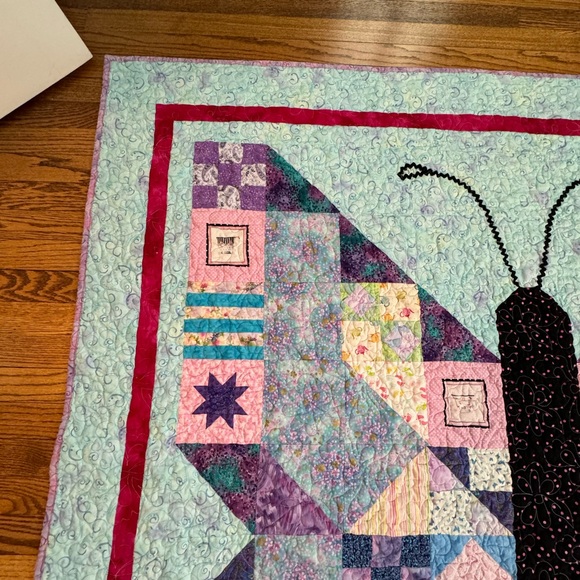 Beautiful Handmade butterfly patch quilt 64 x 65” - Picture 7 of 10